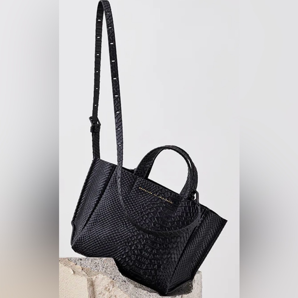 Elegant Black Woven Handbag